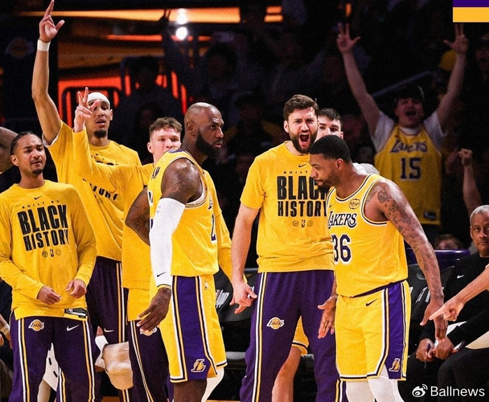 星空体育在线-詹姆斯：弗拉格等四人代表着NBA未来，将永远支持和尊重他们|篮球|夏洛特黄蜂队|库珀|VJ-埃奇库姆|洛杉矶湖人队_新浪体育_新浪新闻